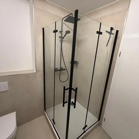 Fully Furnished 泽尔布
