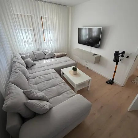 Fully Furnished 泽尔布
