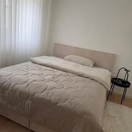 Fully Furnished * 泽尔布